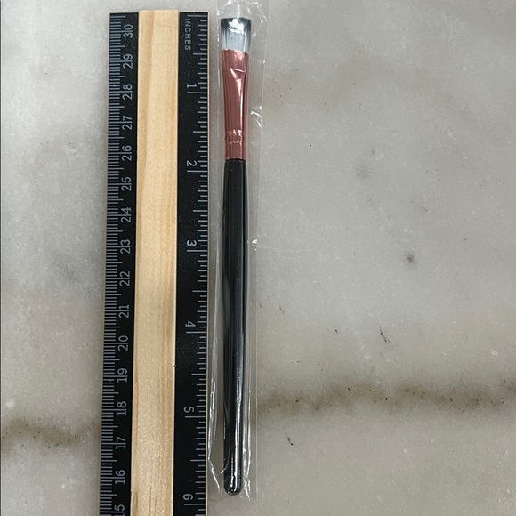 12pc Makeup Brush Set with Black and Rose Gold Handles - Picture 2 of 3